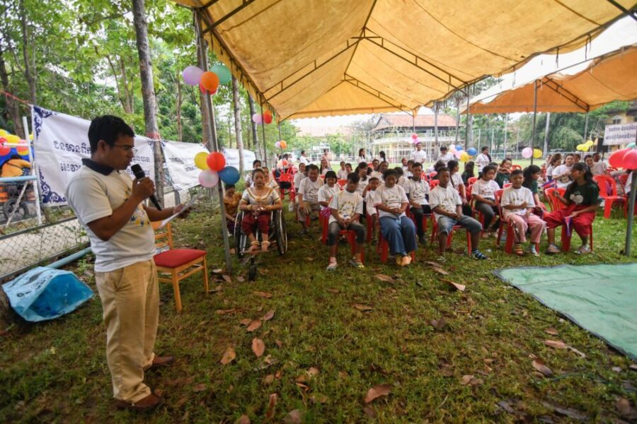 Arrupe en el evento por el día del Síndrome de Down en Battambang, Camboya.