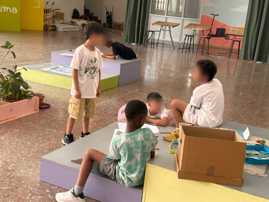 a2025 06 - ESP - Zaragoza CEIP Sto Domingo 3 Niños del CEIP Santo Domingo en una actividad grupal de las Aulas de Bienestar, iniciativa de educación para la infancia vulnerable.