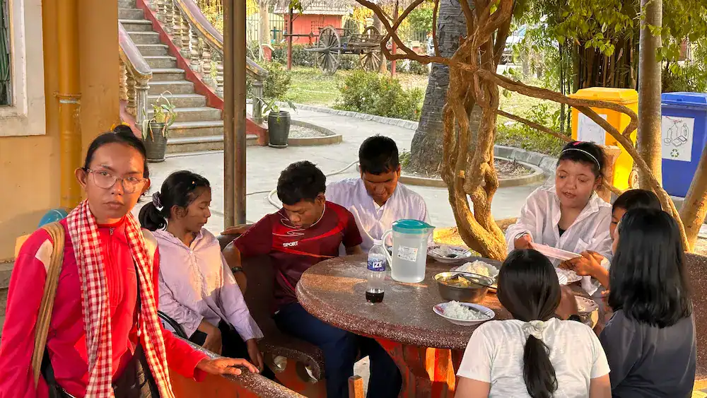 2024 01 - CAM - Battambang 100 v2 Arrupe, uno de los proyectos solidarios de la fundación DESEA en apoyo a personas discapacitadas y sin recursos en Camboya.