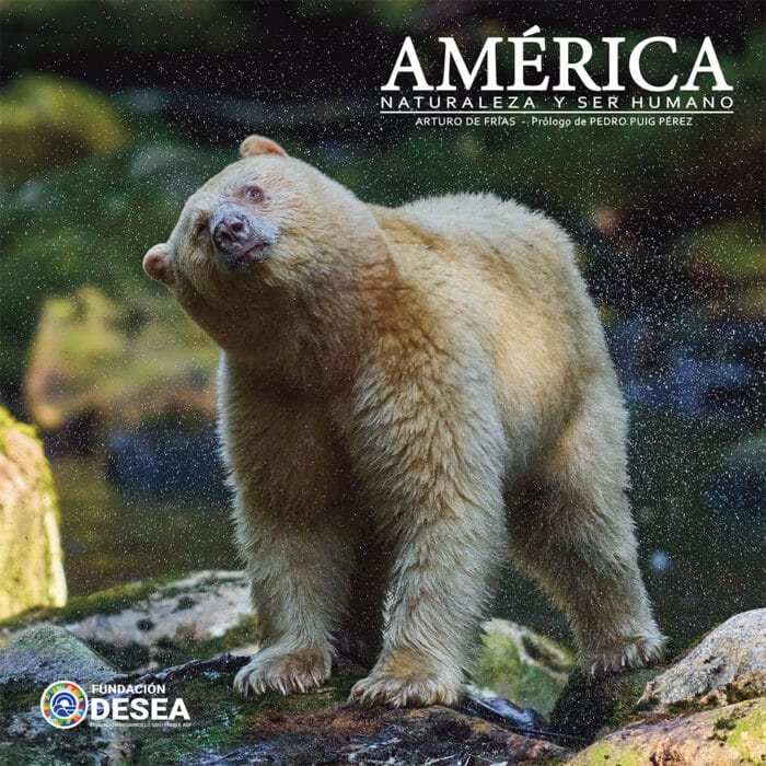 Portada del libro de conservación ambiental y fotografía "América. Naturaleza y ser humano". Una colección de imágenes sobre la belleza y la biodiversidad del continente americano.